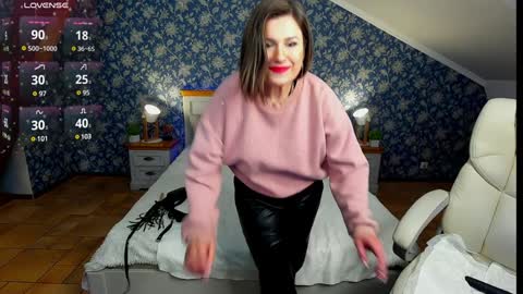 Kira online show from 02-05-25, 03:20