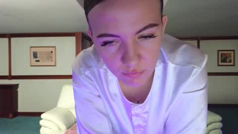 Snapshot of kirarustle chatting on 12-05-25, 02:31 Kira online show from 12-05-25, 02:31