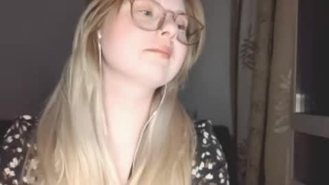 KiraYume online show from 04-30-26, 05:52