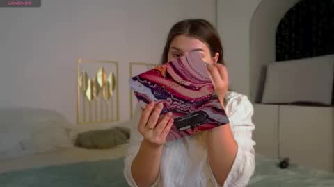 Kira online show from 10-19-25, 05:41