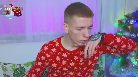 Snapshot of kireev_ chatting on 12-25-24, 06:41 online show from 12-25-24, 06:41