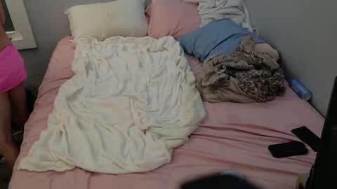 Snapshot of kirkcammerman1 chatting on 12-25-24, 11:11 Onya online show from 12-25-24, 11:11