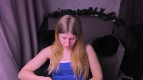 Snapshot of kirraa_ chatting on 12-19-24, 01:18 Kira online show from 12-19-24, 01:18