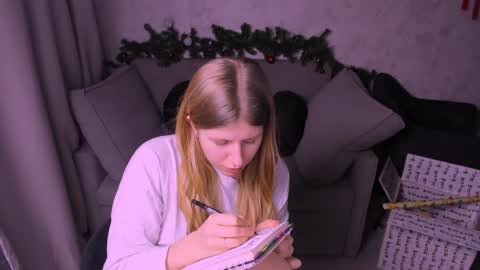 Snapshot of kirraa_ chatting on 12-22-24, 02:28 Kira online show from 12-22-24, 02:28