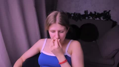 Snapshot of kirraa_ chatting on 01-10-25, 09:10 Kira online show from 01-10-25, 09:10