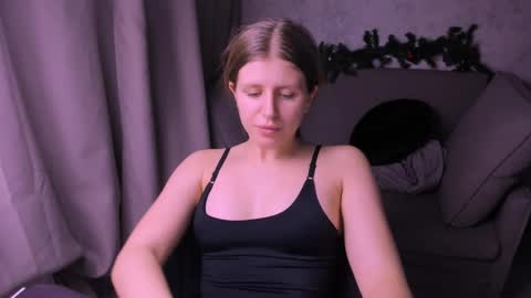 Snapshot of kirraa_ chatting on 01-16-25, 06:59 Kira online show from 01-16-25, 06:59