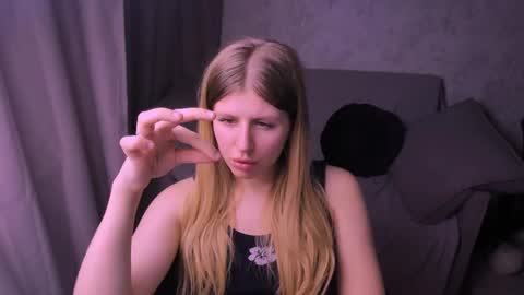 Snapshot of kirraa_ chatting on 02-04-25, 10:45 Kira online show from 02-04-25, 10:45