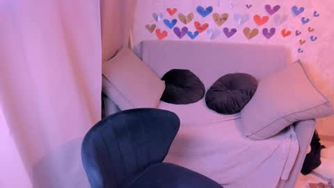 Snapshot of kirraa_ chatting on 02-19-25, 08:20 Kira online show from 02-19-25, 08:20