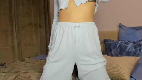 Kira online show from 10-29-25, 05:47