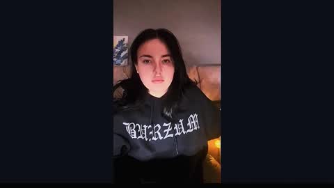 Snapshot of kirunya chatting on 10-21-25, 07:14 Kira online show from 10-21-25, 07:14