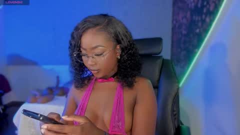 kishalove_ online show from 09-11-25, 10:04