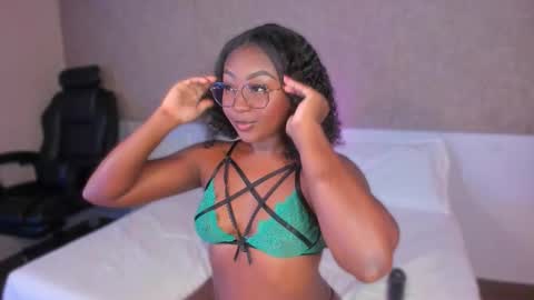 kishalove_ online show from 11-05-25, 10:37