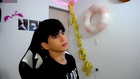 kiss_whitee online show from 09-12-25, 12:33