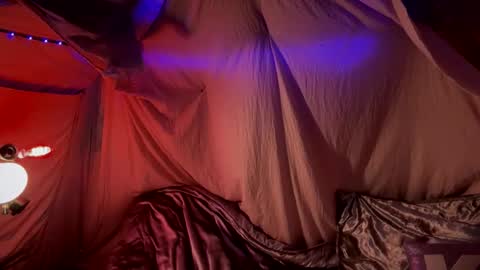 Kissah Kreampuff online show from 12-24-24, 01:38