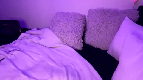 Kissah Kreampuff online show from 01-21-25, 04:32