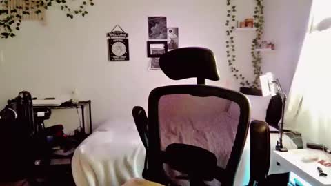 Kissah Kreampuff online show from 01-26-25, 06:48