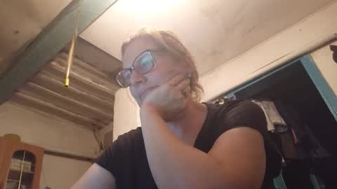 kissandvibe online show from 09-11-25, 07:03