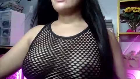 Snapshot of kisses4you143 chatting on 05-27-26, 06:43 SABEL online show from 05-27-26, 06:43