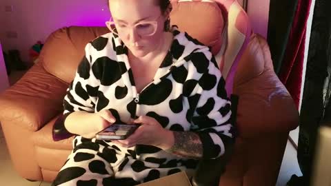 kissica online show from 01-17-25, 03:43