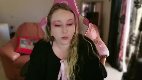 kissica online show from 02-17-25, 11:44