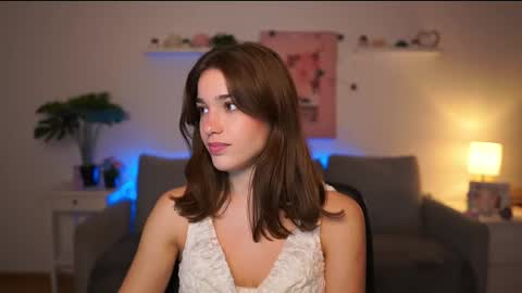 Snapshot of kissiecat chatting on 10-10-25, 01:10 Sisi online show from 10-10-25, 01:10