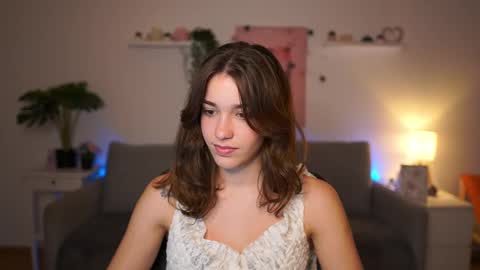 Snapshot of kissiecat chatting on 11-12-25, 02:06 Sisi online show from 11-12-25, 02:06