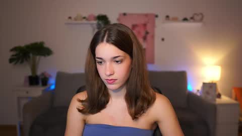 Snapshot of kissiecat chatting on 11-13-25, 02:05 Sisi online show from 11-13-25, 02:05