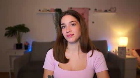 Snapshot of kissiecat chatting on 12-02-25, 02:23 Sisi online show from 12-02-25, 02:23