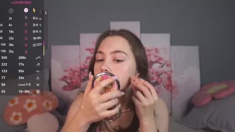 Lola online show from 11-16-25, 08:20