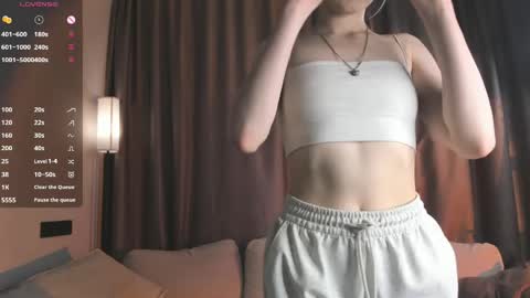 Snapshot of kissiekat chatting on 05-15-26, 08:10 Lola online show from 05-15-26, 08:10