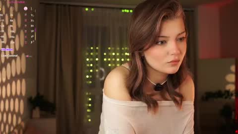 Snapshot of kissiekat chatting on 05-31-26, 07:48 Lola online show from 05-31-26, 07:48