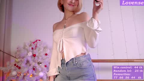 Kate  online show from 01-24-25, 02:51