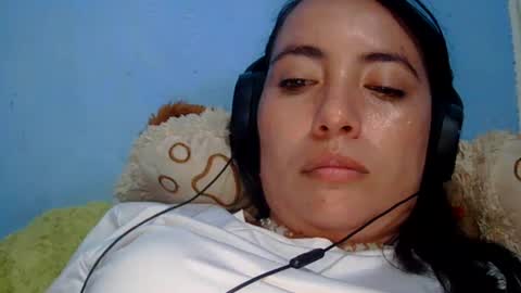 Snapshot of kissmelovejummy chatting on 12-05-24, 10:45 Erika paul online show from 12-05-24, 10:45