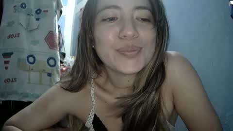 Snapshot of kissmelovejummy chatting on 10-08-25, 08:56 Erika paul online show from 10-08-25, 08:56