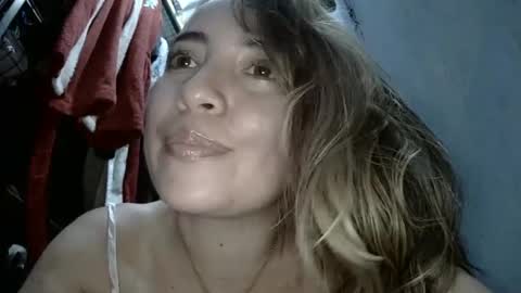 Snapshot of kissmelovejummy chatting on 10-08-25, 11:35 Erika paul online show from 10-08-25, 11:35