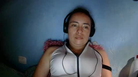 Snapshot of kissmelovejummy chatting on 01-16-26, 07:40 Erika paul online show from 01-16-26, 07:40