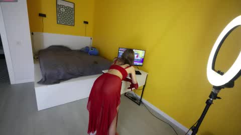 Snapshot of kissmesloww chatting on 10-08-25, 02:14 Snezhana online show from 10-08-25, 02:14
