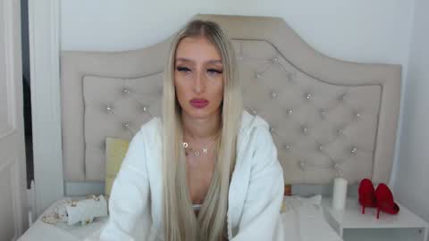 Natalie online show from 09-17-25, 06:48