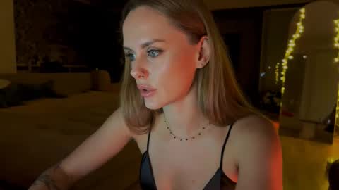 Emma online show from 10-08-25, 07:44