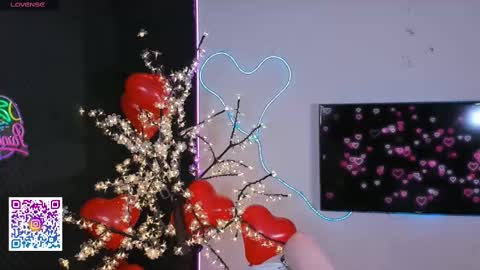 Snapshot of kitness_sky chatting on 02-14-25, 09:34 Kitness online show from 02-14-25, 09:34