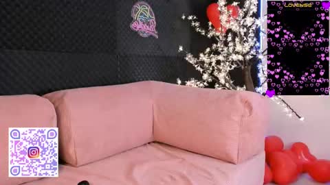 Snapshot of kitness_sky chatting on 02-25-25, 12:55 Kitness online show from 02-25-25, 12:55