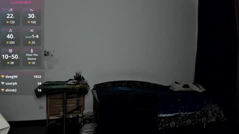 Snapshot of kitsunemoon chatting on 12-13-24, 09:52 Kitsune online show from 12-13-24, 09:52