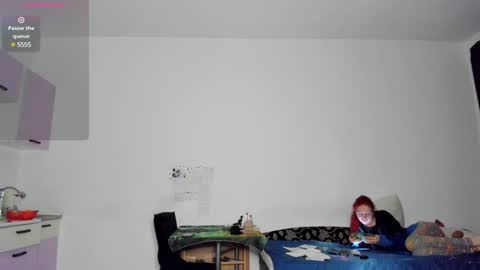 Snapshot of kitsunemoon chatting on 01-04-25, 08:48 Kitsune online show from 01-04-25, 08:48