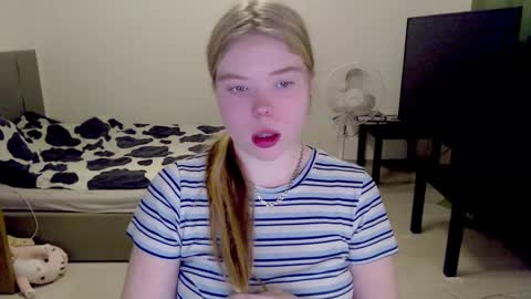 Jennyblonde and Emmabrunette online show from 12-14-24, 04:23