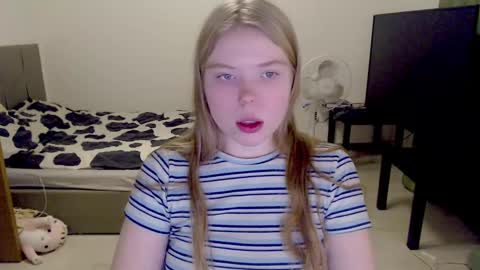 Jennyblonde and Emmabrunette online show from 12-24-24, 03:47