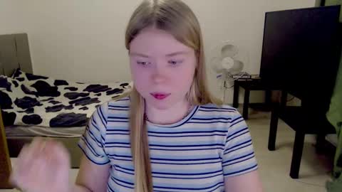 Jennyblonde and Emmabrunette online show from 02-22-25, 09:48