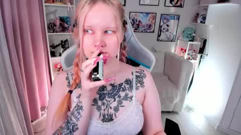 Snapshot of kittenxoann chatting on 04-22-26, 05:36 kittenxoann online show from 04-22-26, 05:36