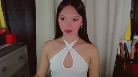 Snapshot of kitteylovesyou chatting on 04-27-26, 09:02 KITTY online show from 04-27-26, 09:02