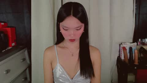 Snapshot of kitteylovesyou chatting on 05-04-26, 09:00 KITTY online show from 05-04-26, 09:00