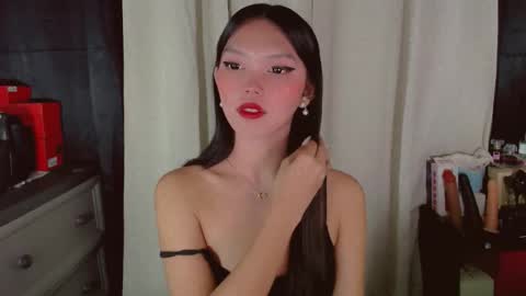 Snapshot of kitteylovesyou chatting on 05-06-26, 10:15 KITTY online show from 05-06-26, 10:15
